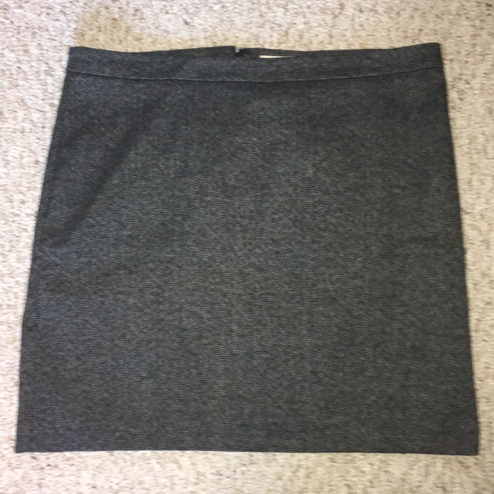 Ann Taylor Loft. Black Gray design Size 14